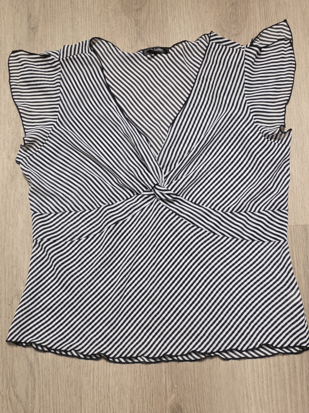 Daisy Fuentes Striped Twist-Front Women’s Blouse - Black & White,  Size XL